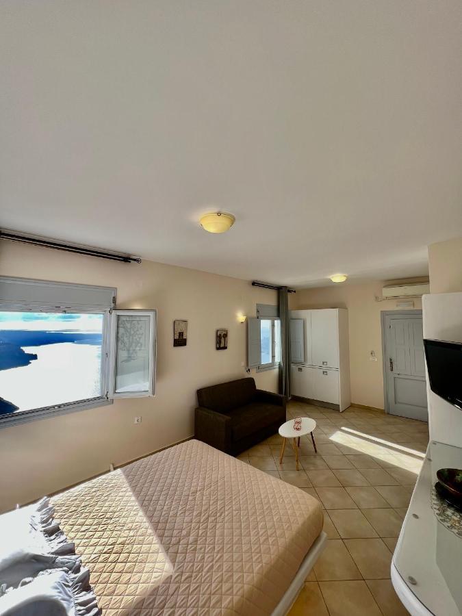 Artemisia Guest house Imerovigli (Santorini)